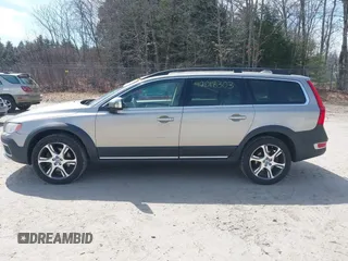 2012 Volvo XC70 T6 with VIN YV4902BZXC1137733, listed as a IAAI auction lot 42018303 with Not Provided miles and . Bid and sale history available at DreamBid. Image 14.