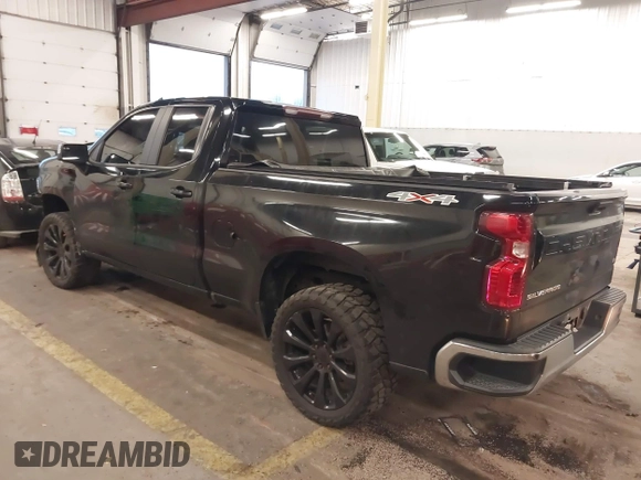 2020 Chevrolet Silverado 1500 LT with VIN 1GCRYDED9LZ130393, listed as a IAAI auction lot 41306400 with 97,654 mi miles. Bid and sale history available at carsss.com. Image 3.