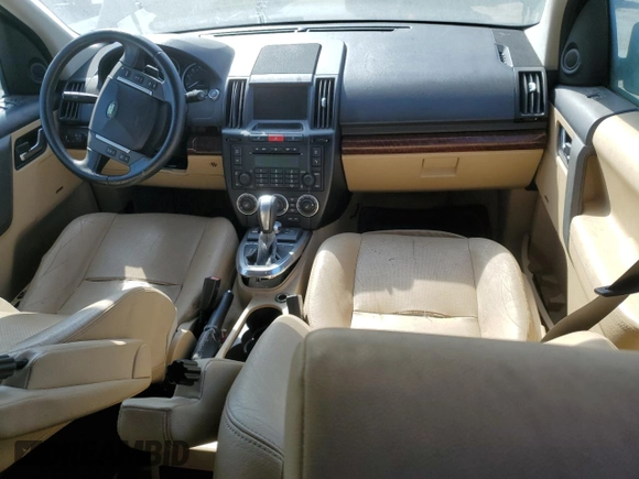 2008 Land Rover LR2 SE with VIN SALFS24N68H039672, listed as a Copart auction lot 75120294 with Not provided miles and Salvage title. Bid and sale history available at DreamBid. Image 8.