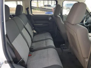 2007 Dodge Nitro SXT with VIN 1D8GU28K27W663633, listed as a Copart auction lot 59552285 with 207,350 mi miles and Clean title. Bid and sale history available at DreamBid. Image 11.