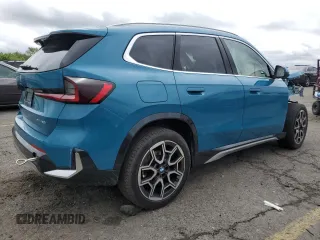 2025 BMW X1 xDrive28i z VIN WBX73EF06S5070458, wystawiony jako Copart lot #59026785 z przebiegiem Nie podano mil oraz Szkoda całkowita • Salvage title. Historia ofert i sprzedaży dostępna na DreamBid. Obrazek 3.