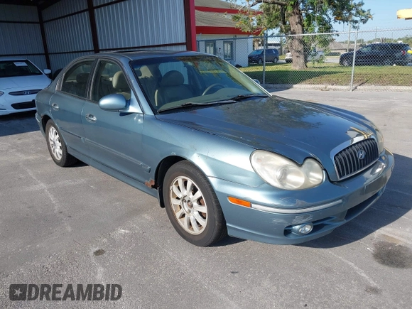 2004 Hyundai Sonata GLS with VIN KMHWF35H84A049046, listed as a IAAI auction lot 42071777 with 158,148 mi miles. Bid and sale history available at carsss.com. Image 1.