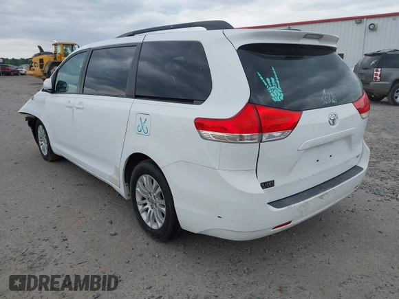 2011 Toyota Sienna XLE AAS with VIN 5TDYK3DC3BS161414, listed as a IAAI auction lot 41124705 with 167,364 mi miles. Bid and sale history available at carsss.com. Image 3.