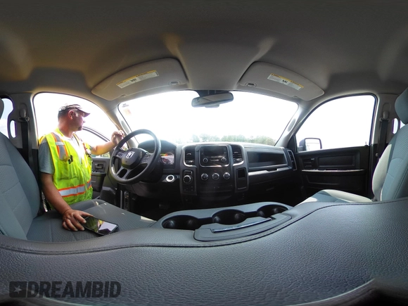 2018 Ram 1500 Tradesman с VIN 1C6RR7FM1JS238310, выставлен на аукционе IAAI как лот 42494212 с пробегом 73 413 миль миль и . История ставок и продаж доступна на DreamBid. Изображение 19.