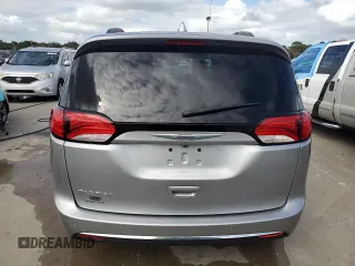 2017 Chrysler Pacifica Touring L with VIN 2C4RC1BG2HR552731, listed as a Copart auction lot 75826124 with Not Provided miles and Salvage Title. Bid and sale history available at DreamBid. Image 6.