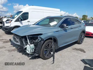 2023 Infiniti QX55 Luxe z VIN 3PCAJ5JRXPF117396, wystawiony jako IAAI lot #41672269 z przebiegiem 9 708 mil mil oraz . Historia ofert i sprzedaży dostępna na DreamBid. Obrazek 18.