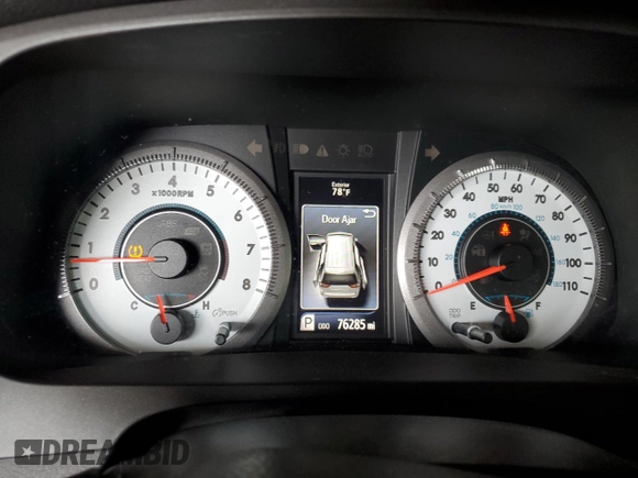 2015 Toyota Sienna SE с VIN 5TDXK3DC4FS686547, выставлен на аукционе Copart как лот 53255625 с пробегом 76 285 миль миль и Списание • Salvage title. История ставок и продаж доступна на DreamBid. Изображение 9.