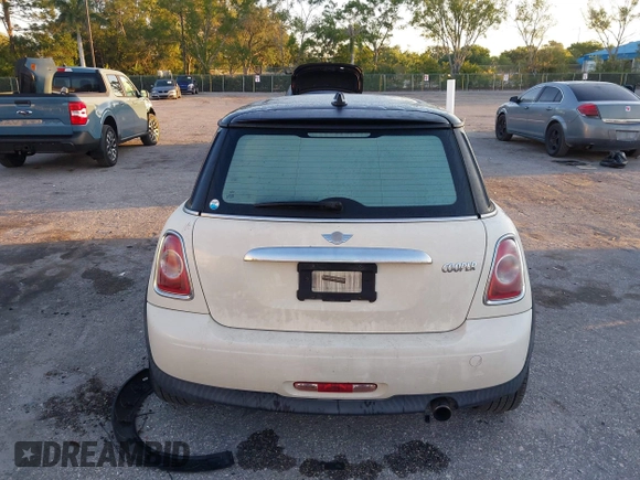 2011 MINI Hardtop with VIN WMWSU3C58BT097825, listed as a IAAI auction lot 42040442 with 141,978 mi miles and . Bid and sale history available at DreamBid. Image 16.