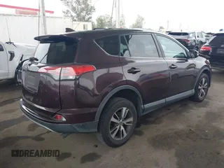 2017 Toyota RAV4 XLE с VIN 2T3WFREV5HW389968, выставлен на аукционе IAAI как лот 42359862 с пробегом 76 828 миль миль и . История ставок и продаж доступна на DreamBid. Изображение 4.