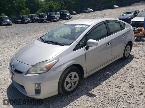 2010 Toyota Prius II z VIN JTDKN3DU7A0021597, wystawiony jako Copart lot #57872415 z przebiegiem 282 141 mil mil oraz Szkoda całkowita • Salvage title. Historia ofert i sprzedaży dostępna na DreamBid. Obrazek 1.