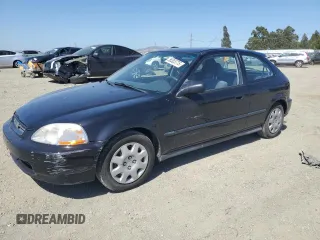 1998 Honda Civic DX z VIN 2HGEJ6345WH100363, wystawiony jako Copart lot #58363775 z przebiegiem 156 007 mil mil oraz Szkoda całkowita • Salvage title. Historia ofert i sprzedaży dostępna na DreamBid. Obrazek 1.