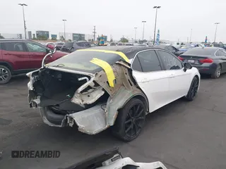 2018 Toyota Camry LE z VIN 4T1B11HK7JU111555, wystawiony jako IAAI lot #42421362 z przebiegiem 102 404 mil mil oraz . Historia ofert i sprzedaży dostępna na DreamBid. Obrazek 6.