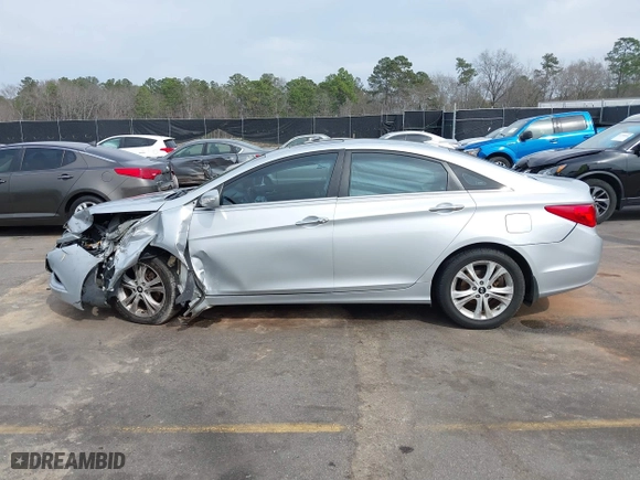 2013 Hyundai Sonata SE with VIN 5NPEC4AC0DH744204, listed as a IAAI auction lot 41791192 with 199,276 mi miles. Bid and sale history available at carsss.com. Image 14.