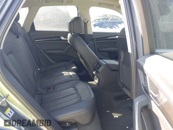 2019 Audi Q5 Premium with VIN WA1ANAFY1K2065059, listed as a IAAI auction lot 40566830 with 61,534 mi miles. Bid and sale history available at carsss.com. Image 8.