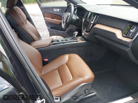 2021 Volvo XC60 Momentum with VIN YV4102DK4M1818887, listed as a IAAI auction lot 42246132 with 58,418 mi miles and . Bid and sale history available at DreamBid. Image 5.