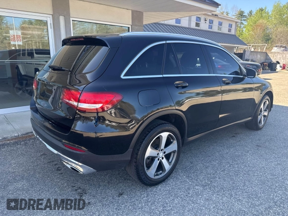 2016 Mercedes-Benz GLC with VIN WDC0G4JB8GF092625, listed as a IAAI auction lot 42171677 with 110,332 mi miles. Bid and sale history available at carsss.com. Image 4.