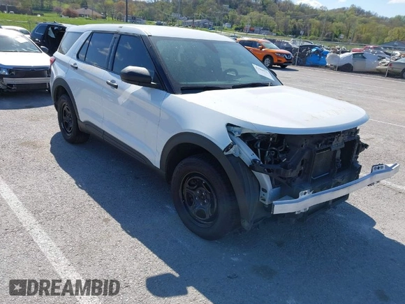 2020 Ford Police Interceptor Utility z VIN 1FM5K8AB0LGD09716, wystawiony jako IAAI lot #42054545 z przebiegiem 106 253 mil mil oraz . Historia ofert i sprzedaży dostępna na DreamBid. Obrazek 1.