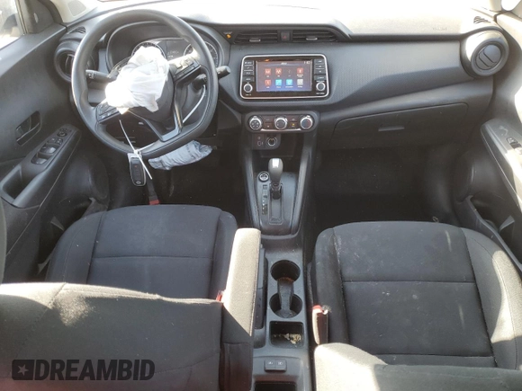 2023 Nissan Kicks S z VIN 3N1CP5BV6PL553413, wystawiony jako Copart lot #56627315 z przebiegiem 29 979 mil mil oraz Czysty tytuł • Clean title. Historia ofert i sprzedaży dostępna na DreamBid. Obrazek 8.