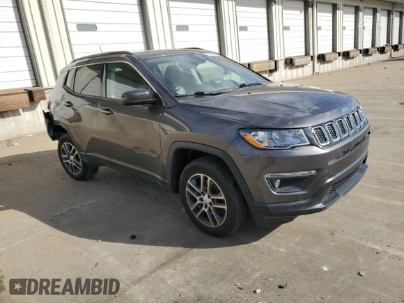 2017 Jeep Compass Latitude z VIN 3C4NJDBB7HT651763, wystawiony jako Copart lot #55028475 z przebiegiem 46 504 mil mil oraz Szkoda całkowita • Salvage title. Historia ofert i sprzedaży dostępna na DreamBid. Obrazek 4.