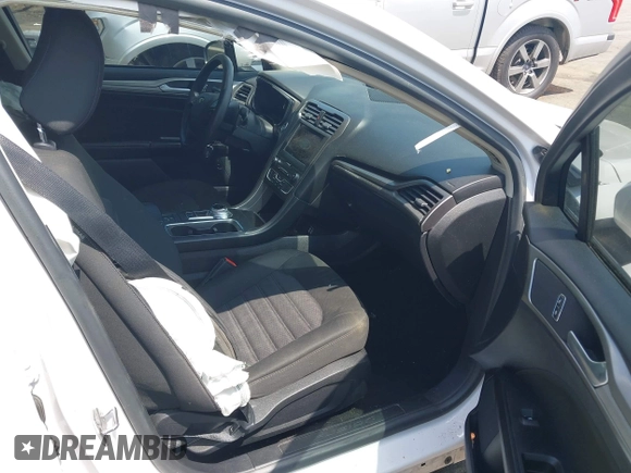 2020 Ford Fusion SE z VIN 3FA6P0LU5LR153942, wystawiony jako IAAI lot #42145638 z przebiegiem 99 961 mil mil oraz . Historia ofert i sprzedaży dostępna na DreamBid. Obrazek 5.