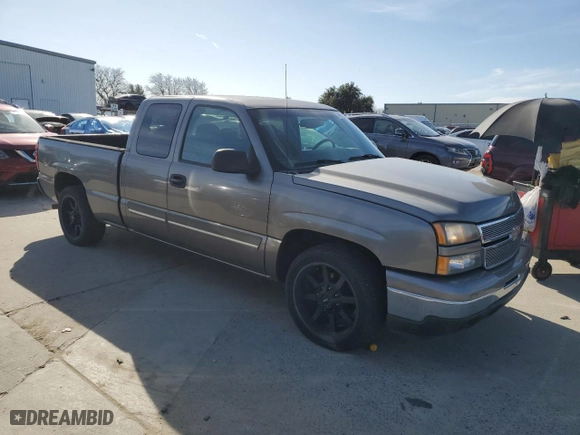 2007 Chevrolet Silverado 1500 Classic LT1 with VIN 1GCEC19V97Z153631, listed as a Copart auction lot 44605745 with 179,423 mi miles and Salvage Title. Bid and sale history available at carsss.com. Image 4.