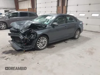 2014 Volkswagen Jetta SEL с VIN 3VWL17AJ6EM372759, выставлен на аукционе IAAI как лот 42305046 с пробегом 99 645 миль миль и . История ставок и продаж доступна на DreamBid. Изображение 18.