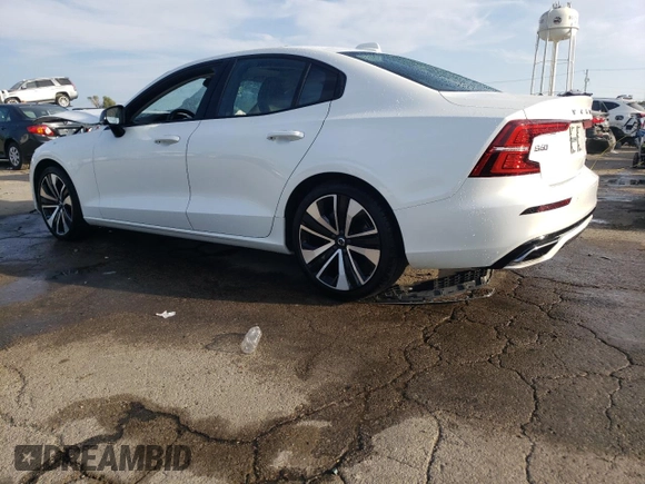2022 Volvo S60 Momentum with VIN 7JRL12TZ1NG155866, listed as a Copart auction lot 72074204 with 21,810 mi miles and Salvage Title. Bid and sale history available at carsss.com. Image 2.