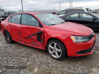 2011 Volkswagen Jetta SE with VIN 3VWDZ7AJ2BM362108, listed as a Copart auction lot 82334824 with 39,617 mi miles and Salvage title. Bid and sale history available at DreamBid. Image 4.