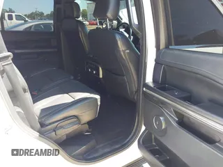 2019 Ford Expedition XLT with VIN 1FMJU1HT3KEA10827, listed as a IAAI auction lot 42016508 with 83,286 mi miles. Bid and sale history available at carsss.com. Image 8.
