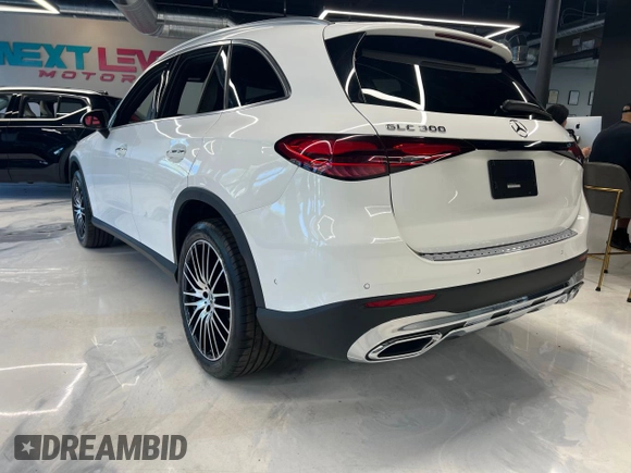 2024 Mercedes-Benz GLC with VIN W1NKM4HB9RF120120, listed as a Copart auction lot 53872055 with 5,587 mi miles and Clean Title. Bid and sale history available at carsss.com. Image 3.
