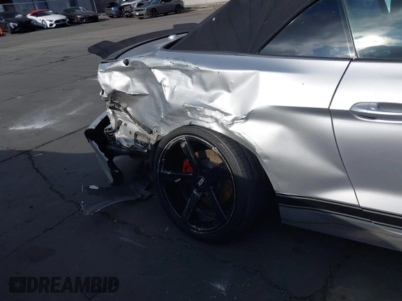 2018 Ford Mustang GT Premium z VIN 1FATP8FF3J5155512, wystawiony jako IAAI lot #42136242 z przebiegiem 94 230 mil mil oraz . Historia ofert i sprzedaży dostępna na DreamBid. Obrazek 6.