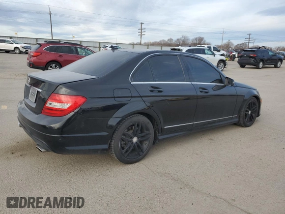 2013 Mercedes-Benz C 300 Sport с VIN WDDGF8AB7DR272984, выставлен на аукционе Copart как лот 47308325 с пробегом 94 740 миль миль и Списание • Salvage title. История ставок и продаж доступна на DreamBid. Изображение 3.