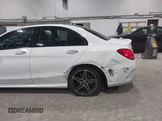 2018 Mercedes-Benz C 300 с VIN 55SWF4KB2JU282237, выставлен на аукционе IAAI как лот 42331996 с пробегом 48 683 миль миль и . История ставок и продаж доступна на DreamBid. Изображение 6.