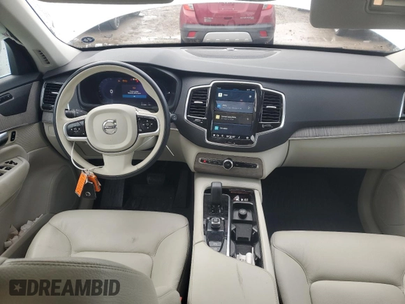 2023 Volvo XC90 Plus with VIN YV4H600N2P1949810, listed as a Copart auction lot 84947784 with 40,842 mi miles and Clean title. Bid and sale history available at DreamBid. Image 8.