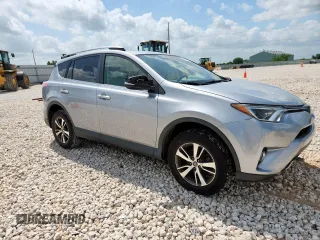2018 Toyota RAV4 XLE with VIN JTMWFREV4JD132500, listed as a Copart auction lot 59790105 with 48,066 mi miles and Salvage title. Bid and sale history available at DreamBid. Image 4.