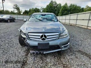 2012 Mercedes-Benz C 300 Sport с VIN WDDGF8BB6CA709434, выставлен на аукционе Copart как лот 63976735 с пробегом 119 658 миль миль и Списание • Salvage title. История ставок и продаж доступна на DreamBid. Изображение 5.