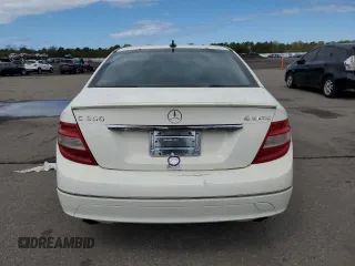2011 Mercedes-Benz C 300 Sport z VIN WDDGF8BB7BR157457, wystawiony jako Copart lot #56212715 z przebiegiem 130 072 mil mil oraz Tytuł czysty. Historia ofert i sprzedaży dostępna na DreamBid. Obrazek 6.