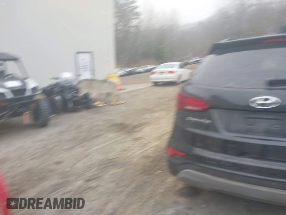 2018 Hyundai Santa Fe 2.4L z VIN 5NMZUDLB7JH098638, wystawiony jako IAAI lot #42055793 z przebiegiem 63 516 mil mil oraz . Historia ofert i sprzedaży dostępna na DreamBid. Obrazek 16.