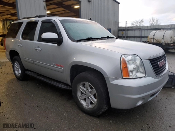 2014 GMC Yukon SLT with VIN 1GKS2CE0XER185985, listed as a Copart auction lot 88096295 with 0 mi miles and Salvage Title. Bid and sale history available at carsss.com. Image 4.