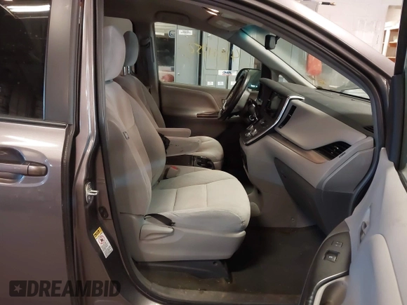 2015 Toyota Sienna LE AAS with VIN 5TDKK3DC6FS652281, listed as a IAAI auction lot 41891750 with 150,162 mi miles. Bid and sale history available at carsss.com. Image 5.
