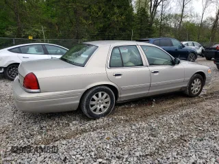 2008 Ford Crown Victoria LX с VIN 2FAFP74V28X111057, выставлен на аукционе Copart как лот 55823675 с пробегом 146 258 миль миль и Списание • Salvage title. История ставок и продаж доступна на DreamBid. Изображение 3.