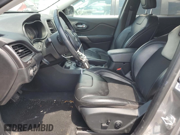 2019 Jeep Cherokee Latitude Plus with VIN 1C4PJMLB3KD437129, listed as a Copart auction lot 61947675 with 73,982 mi miles and Salvage title. Bid and sale history available at DreamBid. Image 7.