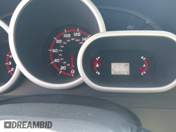 2009 Toyota Matrix S z VIN 2T1LE40E09C006482, wystawiony jako IAAI lot #42624578 z przebiegiem 163 224 mil mil oraz . Historia ofert i sprzedaży dostępna na DreamBid. Obrazek 7.