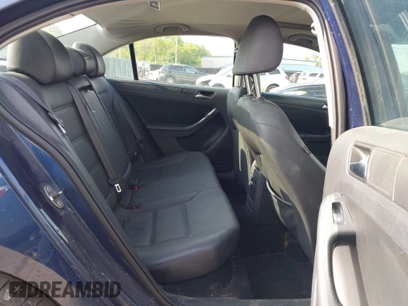 2011 Volkswagen Jetta SE with VIN 3VWDZ7AJ4BM324511, listed as a IAAI auction lot 42355964 with 122,509 mi miles and . Bid and sale history available at DreamBid. Image 8.