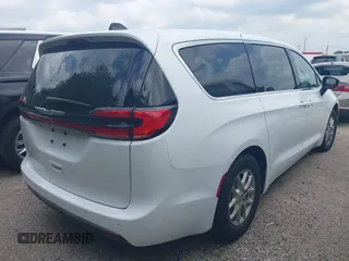 2025 Chrysler Pacifica Select z VIN 2C4RC1BG1SR520795, wystawiony jako IAAI lot #42421019 z przebiegiem 15 267 mil mil oraz . Historia ofert i sprzedaży dostępna na DreamBid. Obrazek 4.