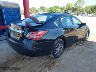 2015 Nissan Altima 2.5 S with VIN 1N4AL3AP5FC260559, listed as a IAAI auction lot 41980038 with 122,862 mi miles. Bid and sale history available at carsss.com. Image 4.