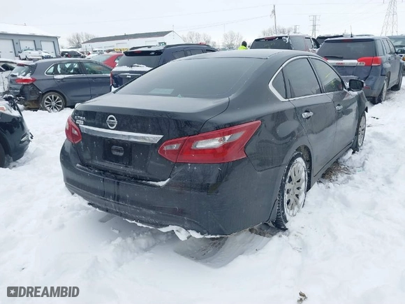 2018 Nissan Altima 2.5 S with VIN 1N4AL3AP0JC186122, listed as a IAAI auction lot 41278767 with 58,000 mi miles. Bid and sale history available at carsss.com. Image 4.