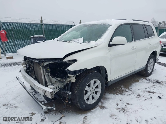 2013 Toyota Highlander with VIN 5TDBK3EH3DS261791, listed as a IAAI auction lot 41622314 with 114,225 mi miles. Bid and sale history available at carsss.com. Image 18.