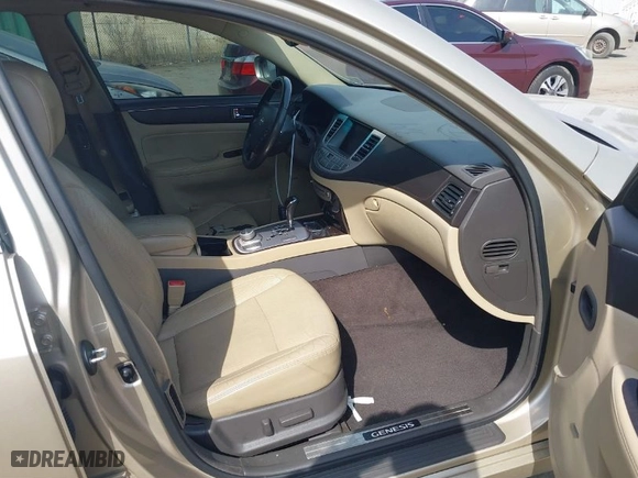 2011 Hyundai Genesis with VIN KMHGC4DF5BU119102, listed as a IAAI auction lot 41723094 with 136,230 mi miles. Bid and sale history available at carsss.com. Image 5.
