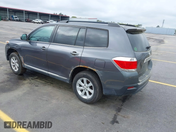2013 Toyota Highlander with VIN 5TDZA3EH2DS045965, listed as a IAAI auction lot 41922104 with 182,688 mi miles and . Bid and sale history available at DreamBid. Image 3.